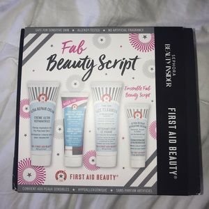 FIRST AID BEAUTY KIT